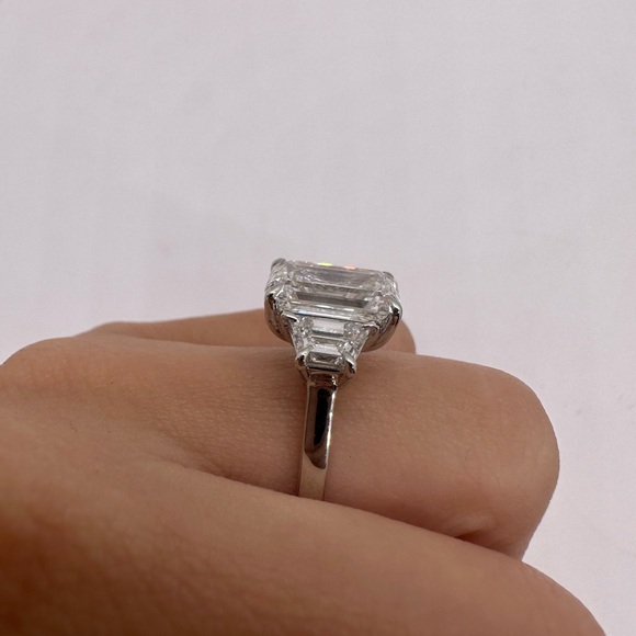 4.02 carat F VS1 emerald cut lab diamond engagement ring three stone - Picture 7 of 8